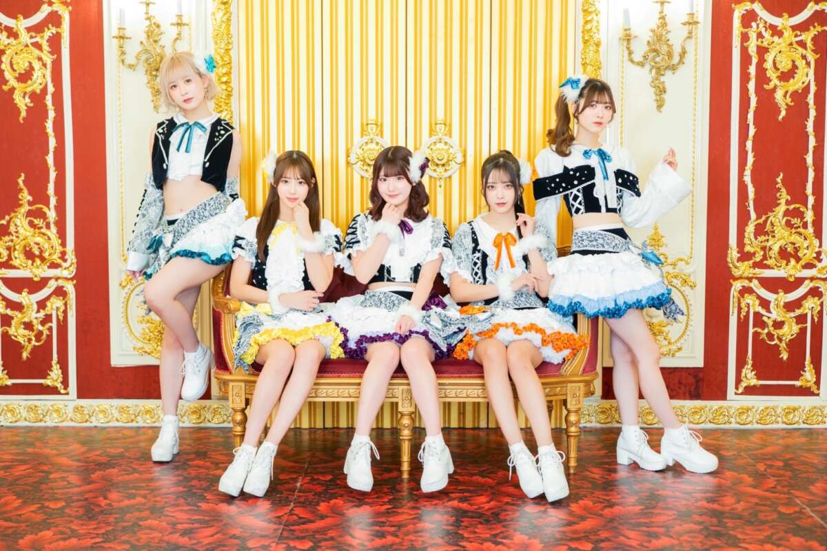 虹色の飛行少女