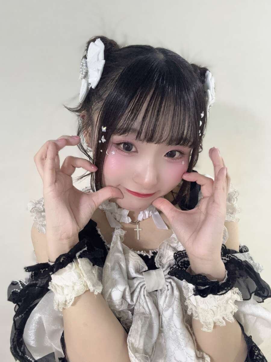 虹野ひいの画像