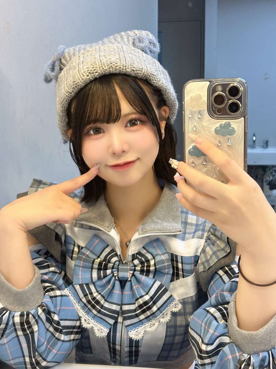 水野まゆ