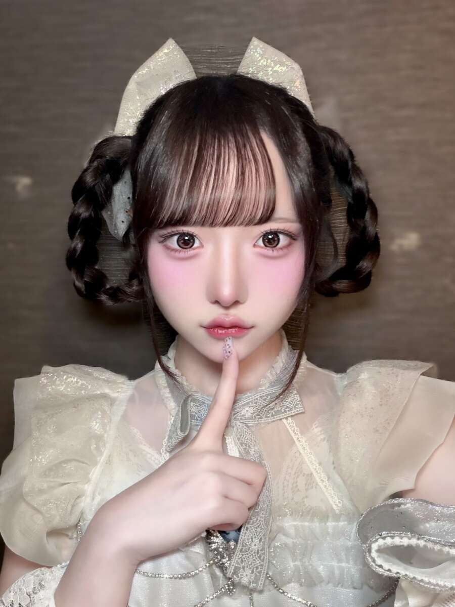 四葉すみれ
