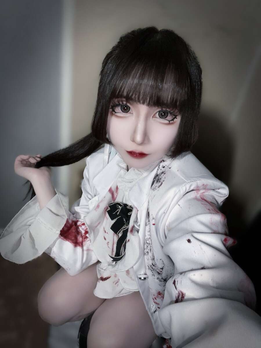 赫夜 月
