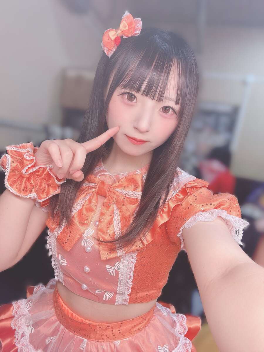 二葉ねる
