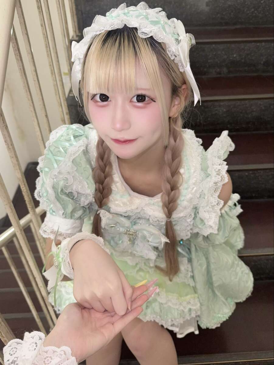 恋珀うらら