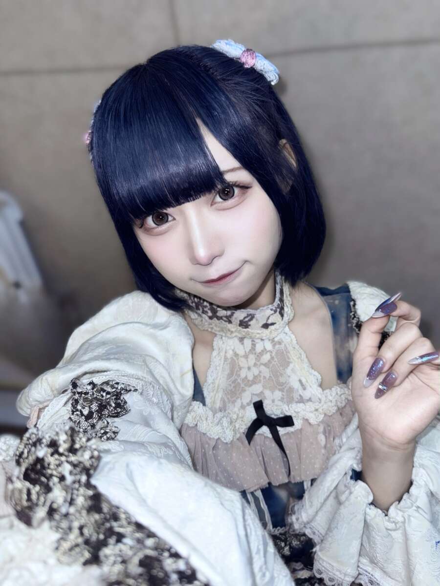 安楽ロロ