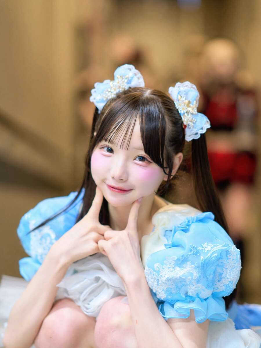 小鈴もゆ
