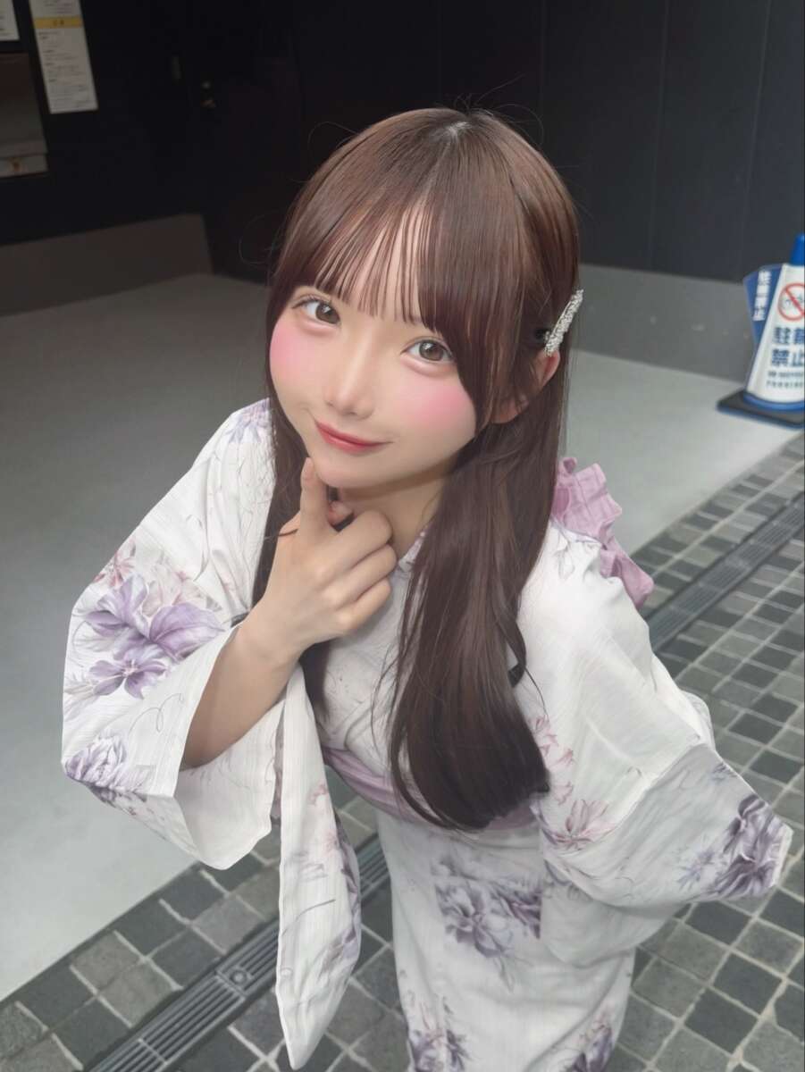 小鈴もゆ