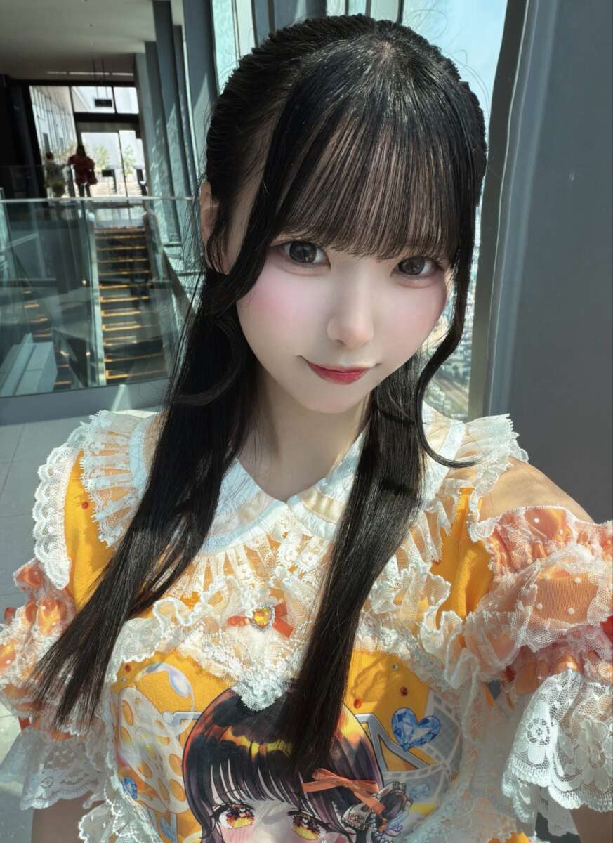 綾乃もな