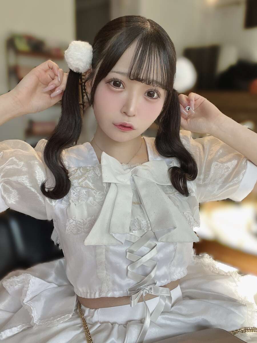 白咲ゆきあ