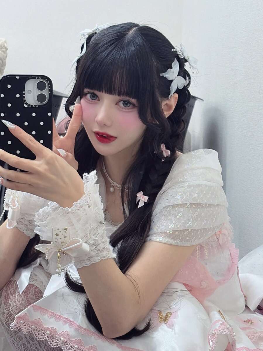 白咲りこ。