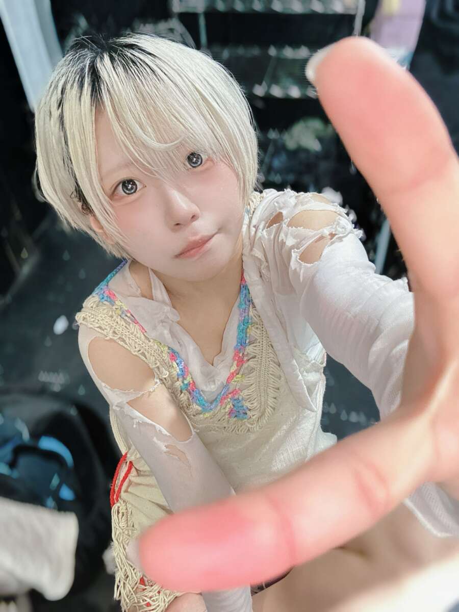 白 "St.Lightning Beast" ロミ