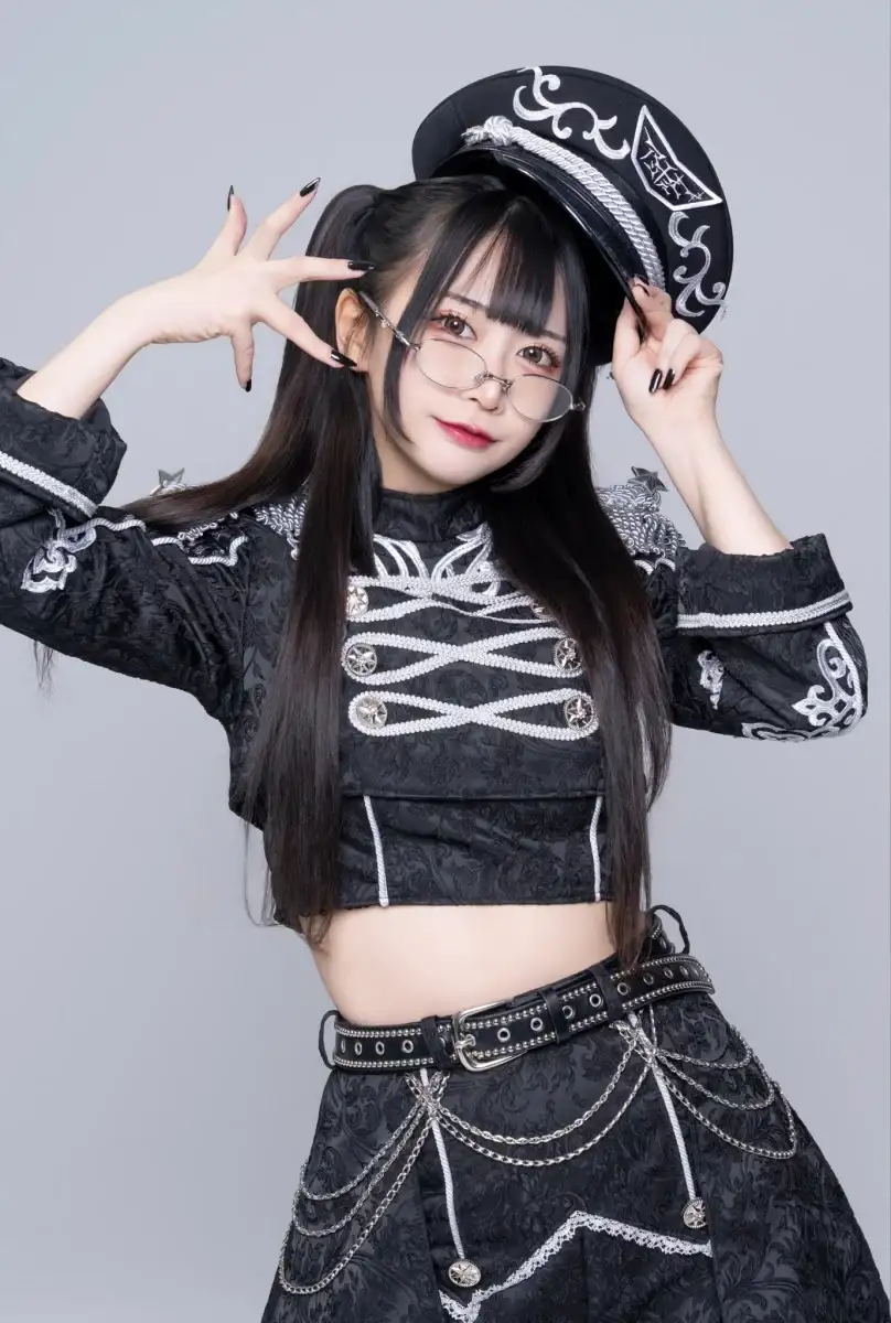 新菜まこ