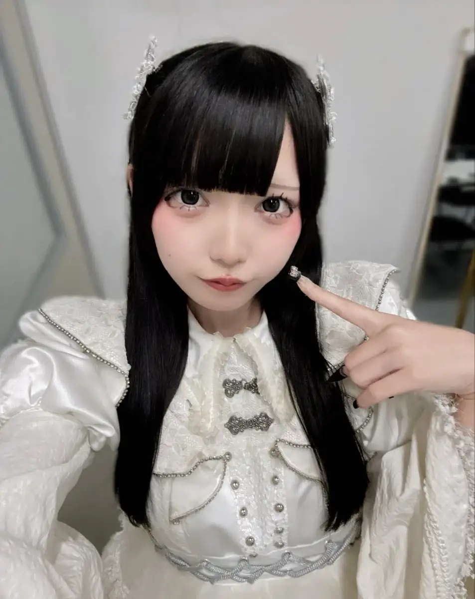 白桃めろ