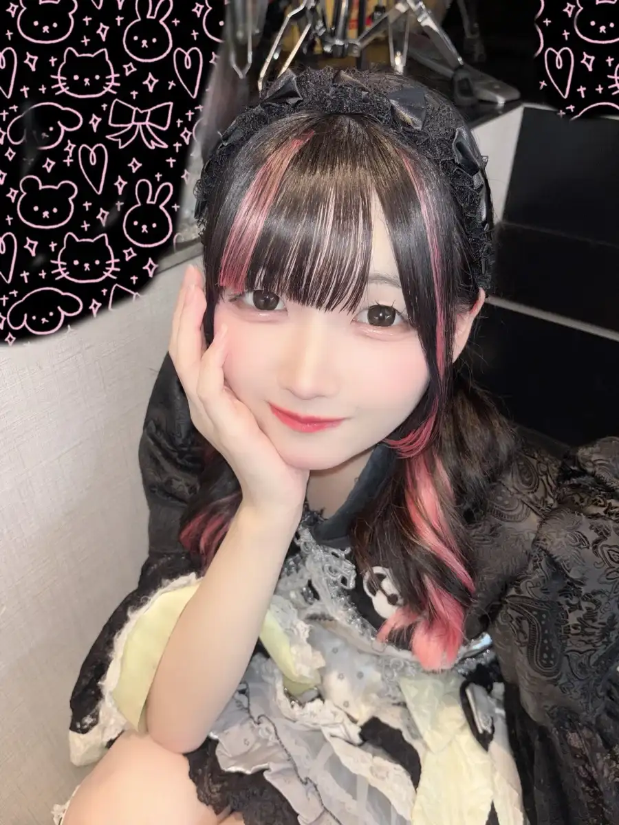 柚輝ひな
