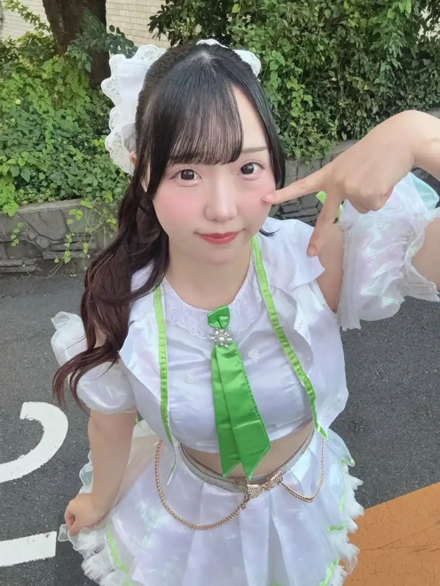 八木かえで