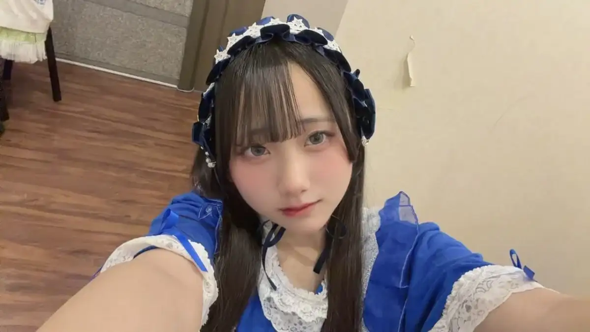月沈ひな
